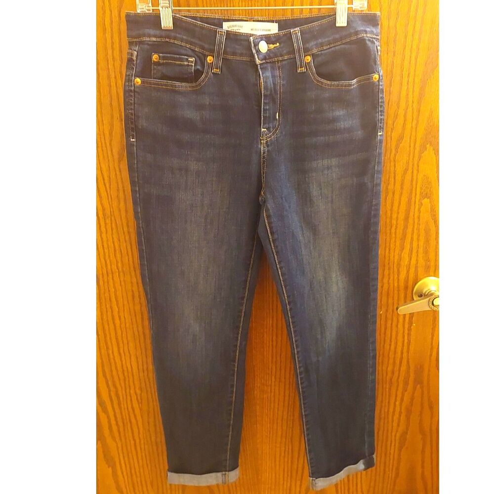 Signature Levi Strauss Mid Rise Boyfriend Jeans Women's 8 W29 Dark Wash Cuffed